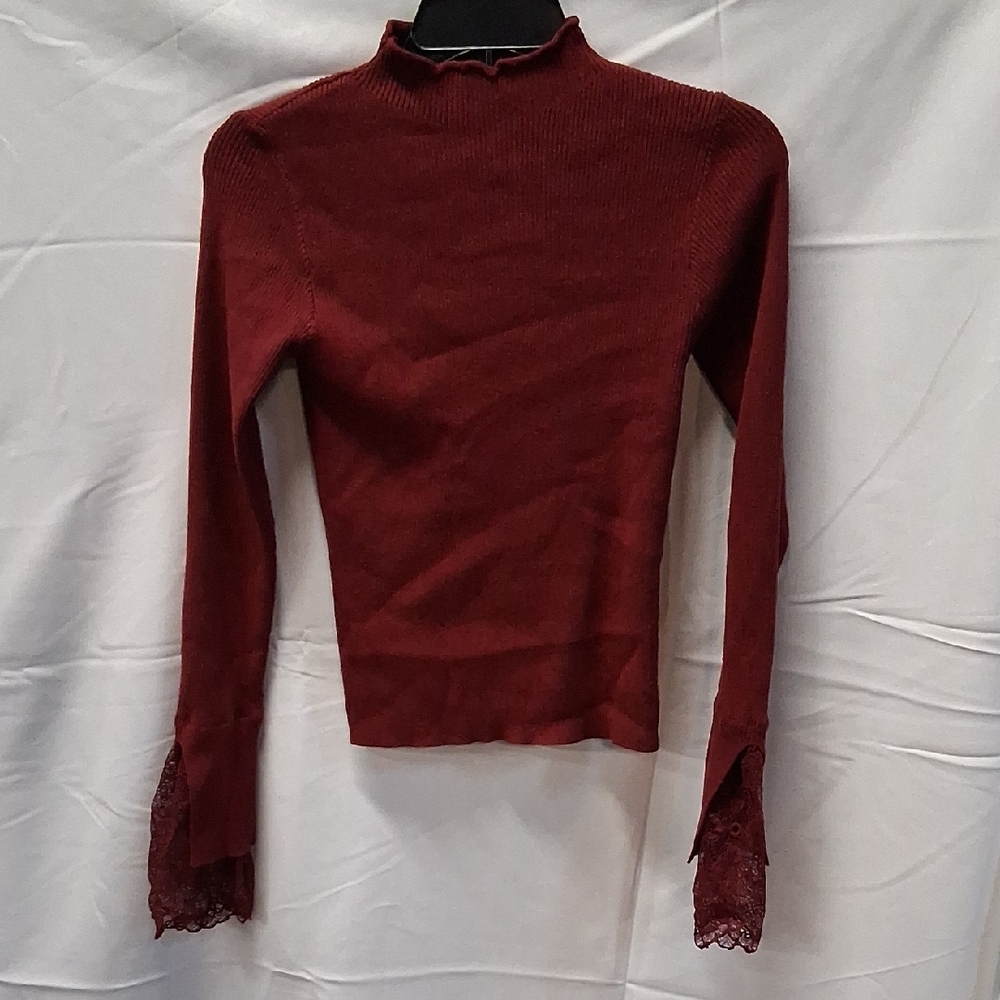 NWT Womens Dazy Elegant Burgundy Lace Cuff Women's Top